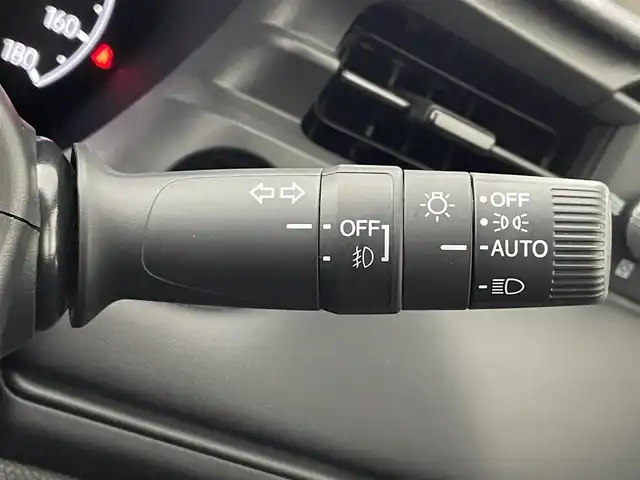 ホンダ ヴェゼル ハイブリッド e:HEV X 道央・札幌 2025(令7)年 0.4万km プレミアムサンライトホワイトパール ・ワンオーナー/・寒冷地仕様/・４WD/・ギャザーズ８型ディスプレイオーディオ/　AppleCarplay/AndroidAuto/USB/BT/・ステアリングスイッチ/・バックカメラ/・積込　冬ゴム 215/60R16 （新品）/・ホンダセンシング/　CMBS/LKAS/PKSB/ACC/　標識認識/先行車発進告知/ソナー前後/・アイドリングストップ/・ダウンヒルアシストコントロール/・横滑り防止装置/・ABS/・ブレーキホールド/・パドルシフト/・DRIVE MODE/・オートマチックハイビーム/・オートライト/・ヘッドランプレベライザー/・LEDヘッドライト/・LEDフォグランプ/・ドアミラーウィンカー/・ミラーヒーター/・プッシュスタート/・スマートキー/・スペアキー/・社外ダッシュボードマット/・取/保/冬ワイパー積込/純正グリル積込