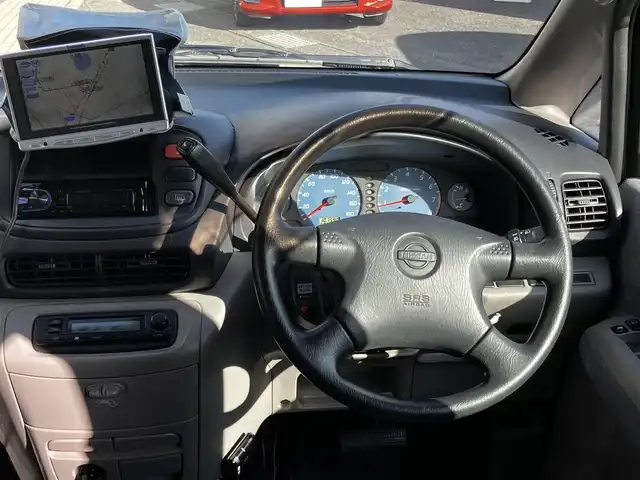 日産 セレナ J Vパック 山口県 2001(平13)年 10.8万km ホワイトパール 純正フロアマット/純正ドアバイザー/純正フォグランプ/純正15インチアルミ/純正リアスポイラー/社外CDデッキ/電動格納ドアミラー/電動コーナーポール/スライドオートクロージャー/ETC/スペアキー(2本)