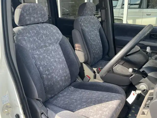 日産 セレナ J Vパック 山口県 2001(平13)年 10.8万km ホワイトパール 純正フロアマット/純正ドアバイザー/純正フォグランプ/純正15インチアルミ/純正リアスポイラー/社外CDデッキ/電動格納ドアミラー/電動コーナーポール/スライドオートクロージャー/ETC/スペアキー(2本)