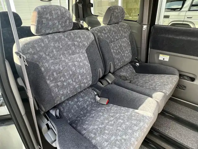 日産 セレナ J Vパック 山口県 2001(平13)年 10.8万km ホワイトパール 純正フロアマット/純正ドアバイザー/純正フォグランプ/純正15インチアルミ/純正リアスポイラー/社外CDデッキ/電動格納ドアミラー/電動コーナーポール/スライドオートクロージャー/ETC/スペアキー(2本)