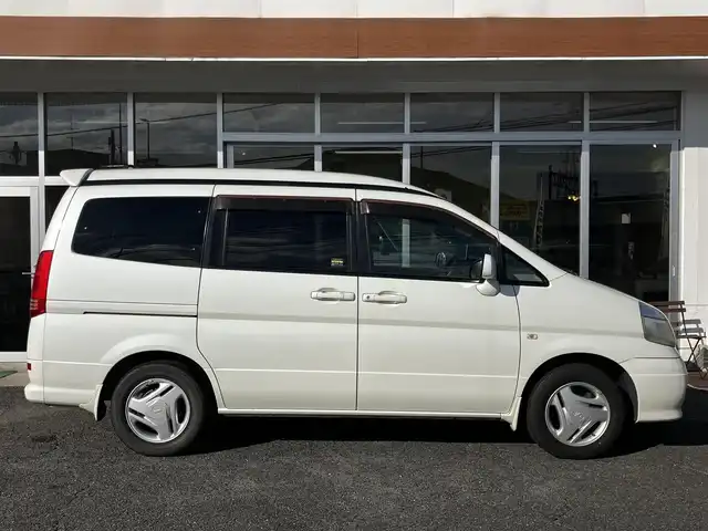 日産 セレナ J Vパック 山口県 2001(平13)年 10.8万km ホワイトパール 純正フロアマット/純正ドアバイザー/純正フォグランプ/純正15インチアルミ/純正リアスポイラー/社外CDデッキ/電動格納ドアミラー/電動コーナーポール/スライドオートクロージャー/ETC/スペアキー(2本)