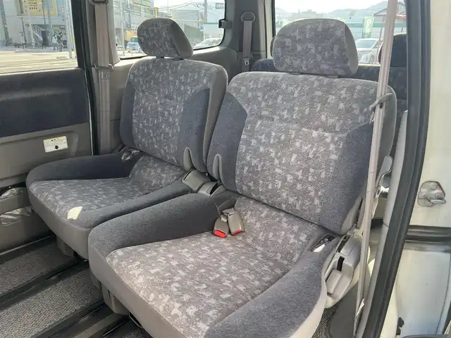 日産 セレナ J Vパック 山口県 2001(平13)年 10.8万km ホワイトパール 純正フロアマット/純正ドアバイザー/純正フォグランプ/純正15インチアルミ/純正リアスポイラー/社外CDデッキ/電動格納ドアミラー/電動コーナーポール/スライドオートクロージャー/ETC/スペアキー(2本)