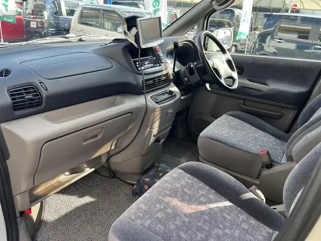 日産 セレナ J Vパック 山口県 2001(平13)年 10.8万km ホワイトパール 純正フロアマット/純正ドアバイザー/純正フォグランプ/純正15インチアルミ/純正リアスポイラー/社外CDデッキ/電動格納ドアミラー/電動コーナーポール/スライドオートクロージャー/ETC/スペアキー(2本)