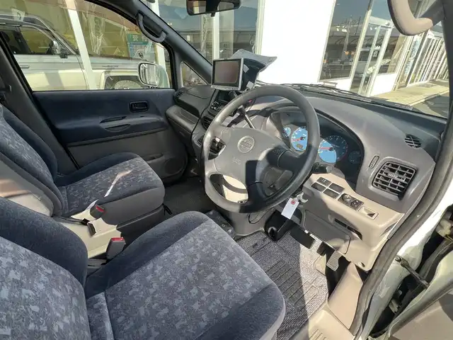 日産 セレナ J Vパック 山口県 2001(平13)年 10.8万km ホワイトパール 純正フロアマット/純正ドアバイザー/純正フォグランプ/純正15インチアルミ/純正リアスポイラー/社外CDデッキ/電動格納ドアミラー/電動コーナーポール/スライドオートクロージャー/ETC/スペアキー(2本)