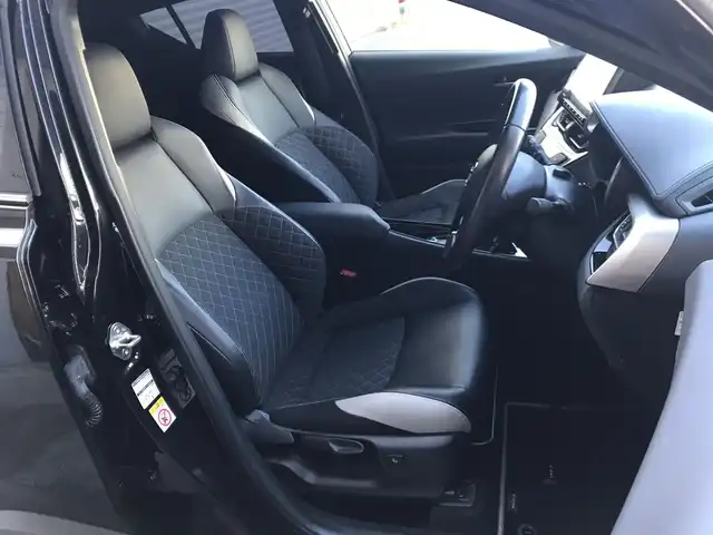 トヨタ Ｃ－ＨＲ G モード ネロ 和歌山県 2019(平31)年 8.1万km ブラックマイカ 純正SDナビ(NSZT-Y68T)/　AM/FM/CD/DVD/TV/BT/社外エアロパーツ(M’Zスピード)/社外マフラー(M’Zスピード)/TEIN車高調/キャリパーカバー/ToyotaSafetySense/   衝突軽減ブレーキ/　レーンキープアシスト/   ブラインドスポットモニター/　レーダークルーズコントロール/   クリアランスソナー等/横滑り防止装置/ビルトインETC/オートライト/オートマチックハイビーム/ステアリングスイッチ/革巻きステアリング/シートヒーター(D+N席)/プッシュスタート/取扱説明書/保証書