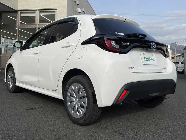 トヨタ ヤリス ハイブリッド G 山形県 2023(令5)年 0.5万km スーパーホワイトⅡ ワンオーナー/純正ナビ/Bluetooth接続/バックカメラ/ハロゲンヘッドライト/オートライト/プリクラッシュセーフティ/クリアランスソナー/オートハイビーム