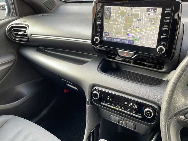 トヨタ ヤリス ハイブリッド G 山形県 2023(令5)年 0.5万km スーパーホワイトⅡ ワンオーナー/純正ナビ/Bluetooth接続/バックカメラ/ハロゲンヘッドライト/オートライト/プリクラッシュセーフティ/クリアランスソナー/オートハイビーム