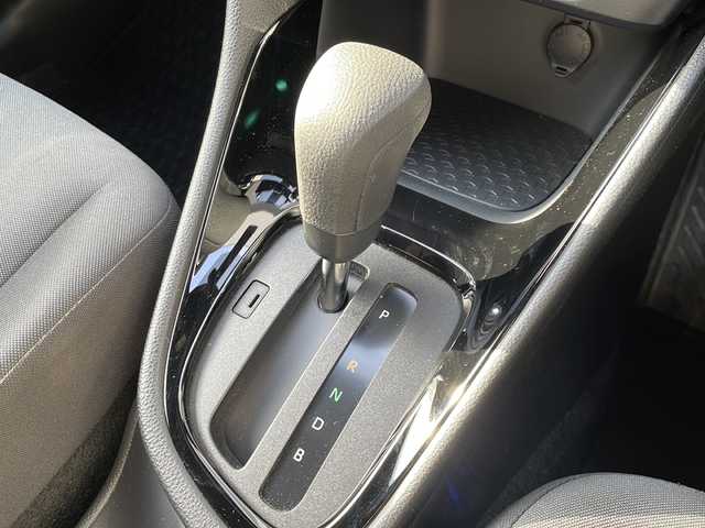 トヨタ ヤリス ハイブリッド G 山形県 2023(令5)年 0.5万km スーパーホワイトⅡ ワンオーナー/純正ナビ/Bluetooth接続/バックカメラ/ハロゲンヘッドライト/オートライト/プリクラッシュセーフティ/クリアランスソナー/オートハイビーム