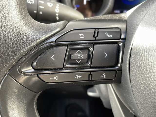 トヨタ ヤリス ハイブリッド G 山形県 2023(令5)年 0.5万km スーパーホワイトⅡ ワンオーナー/純正ナビ/Bluetooth接続/バックカメラ/ハロゲンヘッドライト/オートライト/プリクラッシュセーフティ/クリアランスソナー/オートハイビーム