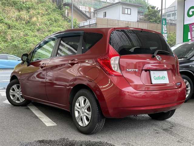 日産 ノート X 神奈川県 2012(平24)年 3万km ラディアントレッド 登録時走行距離29604km/ワンオーナー/純正メモリナビ/　【CD/ワンセグTV】/バックカメラ/ETC/パドルシフト/ステアリングヒーター/ヘッドライトレベライザー/スマートキー/プッシュスタート/アイドリングストップ/ドアバイザー/フロアマット/リアプライバシーガラス/スペアキー×1/新車時整備手帳（保証書）/取扱説明書