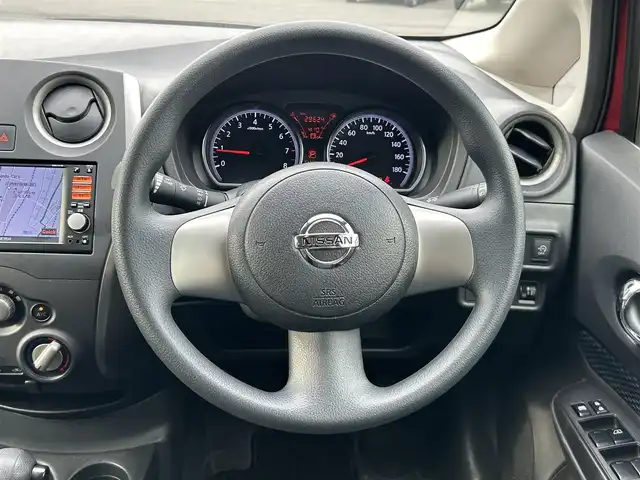 日産 ノート X 福島県 2012(平24)年 3万km ラディアントレッド ワンオーナー/純正メモリナビ/　【CD/ワンセグTV/AUX】/バックカメラ/ETC/ハロゲンライト/ヘッドライトレベライザー/スマートキー/プッシュスタート/アイドリングストップ/ドアバイザー/フロアマット/リアプライバシーガラス/スペアキー×1
