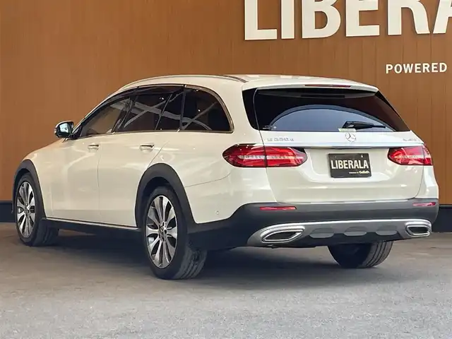 メルセデス・ベンツ Ｅ２２０ｄ 4マチック オールテレイン 宮城県 2019(令1)年 5.6万km ダイヤモンドホワイト 4WD/エクスクルーシブパッケージ/純正12.3型ナビ/　(AppleCarPlay/AndroidAuto対応)/フルセグTV/パワーバックドア/サラウンドビューシステム/ETC2.0/ドライブレコーダー/パークトロニック/レーダーセーフティパッケージ/メルセデスミーコネクト/IC付ターボ/マルチビームLEDヘッドランプ/アダプティブハイビームアシストプラス/本革巻きステアリング/革シート/全席シートヒーター/前席メモリー付パワーシート/純正19インチアルミホイール/キーレスゴー