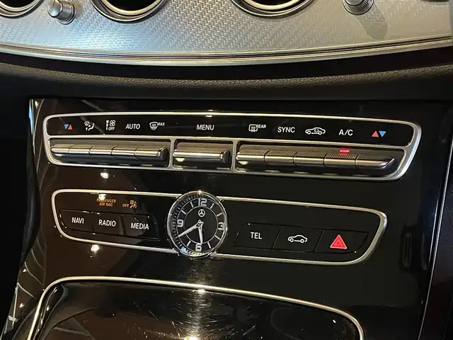 メルセデス・ベンツ Ｅ２２０ｄ 4マチック オールテレイン 宮城県 2019(令1)年 5.6万km ダイヤモンドホワイト 4WD/エクスクルーシブパッケージ/純正12.3型ナビ/　(AppleCarPlay/AndroidAuto対応)/フルセグTV/パワーバックドア/サラウンドビューシステム/ETC2.0/ドライブレコーダー/パークトロニック/レーダーセーフティパッケージ/メルセデスミーコネクト/IC付ターボ/マルチビームLEDヘッドランプ/アダプティブハイビームアシストプラス/本革巻きステアリング/革シート/全席シートヒーター/前席メモリー付パワーシート/純正19インチアルミホイール/キーレスゴー