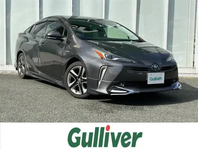 トヨタ プリウス Sツーリングセレクション 福岡県 2020(令2)年 8.8万km グレーメタリック ・純正ナビ 9インチ/（BLUETOOTH/フルセグ/バックカメラ/・ETC/・ドライブレコーダー/・トヨタセーフティセンス/・クルーズコントロール/・レーンディパーチャーアラート/・パーキングサポートブレーキ/・レーンキープアシスト/・コーナーセンサー/・レザーシート/・シートヒーター/・クリアランスソナー/・エアロパーツ/・アルミホイール/・プッシュスタート/・電動格納ミラー/・取扱説明書