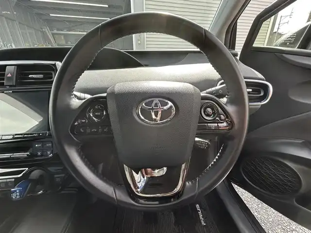 トヨタ プリウス Sツーリングセレクション 福岡県 2020(令2)年 8.8万km グレーメタリック ・純正ナビ 9インチ/（BLUETOOTH/フルセグ/バックカメラ/・ETC/・ドライブレコーダー/・トヨタセーフティセンス/・クルーズコントロール/・レーンディパーチャーアラート/・パーキングサポートブレーキ/・レーンキープアシスト/・コーナーセンサー/・レザーシート/・シートヒーター/・クリアランスソナー/・エアロパーツ/・アルミホイール/・プッシュスタート/・電動格納ミラー/・取扱説明書