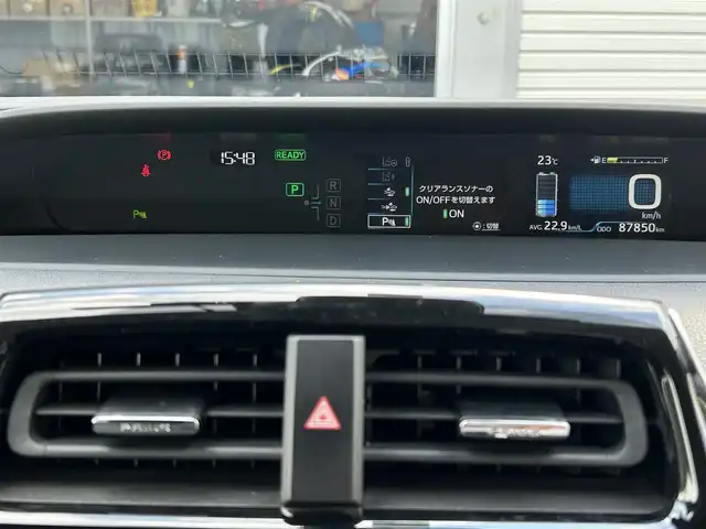 トヨタ プリウス Sツーリングセレクション 福岡県 2020(令2)年 8.8万km グレーメタリック ・純正ナビ 9インチ/（BLUETOOTH/フルセグ/バックカメラ/・ETC/・ドライブレコーダー/・トヨタセーフティセンス/・クルーズコントロール/・レーンディパーチャーアラート/・パーキングサポートブレーキ/・レーンキープアシスト/・コーナーセンサー/・レザーシート/・シートヒーター/・クリアランスソナー/・エアロパーツ/・アルミホイール/・プッシュスタート/・電動格納ミラー/・取扱説明書