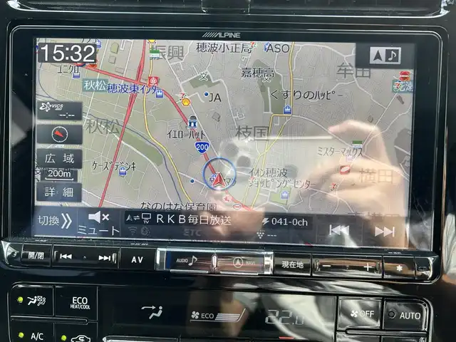 トヨタ プリウス Sツーリングセレクション 福岡県 2020(令2)年 8.8万km グレーメタリック ・純正ナビ 9インチ/（BLUETOOTH/フルセグ/バックカメラ/・ETC/・ドライブレコーダー/・トヨタセーフティセンス/・クルーズコントロール/・レーンディパーチャーアラート/・パーキングサポートブレーキ/・レーンキープアシスト/・コーナーセンサー/・レザーシート/・シートヒーター/・クリアランスソナー/・エアロパーツ/・アルミホイール/・プッシュスタート/・電動格納ミラー/・取扱説明書