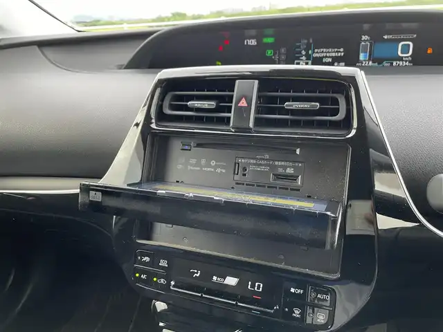 トヨタ プリウス Sツーリングセレクション 佐賀県 2020(令2)年 8.8万km グレーメタリック ALPINE製9型ナビゲーション「X9Z」/・AM/FM/CD/DVD/フルセグ//・バックカメラ/黒皮シート/・シートヒーター「運転席/助手席」/社外フルエアロ/後席スモークフィルム/ドアバイザー/純正17インチアルミホイール/LEDヘッドライト/・オートマチックハイビーム/USB入力端子/前方ドライブレコーダー/純正フロアマット/スマートキー/Toyota Safety Sense/・プリクラッシュセーフティ/・レーダークルーズコントロール（全車速追従機能付）/・レーンディパーチャーアラート（ステアリング制御付）/・インテリジェントクリアランスソナー（踏み間違い防止）/・パーキングサポートブレーキ/・ABS（EBD＋ブレーキアシスト）/・VSC（車両安定制御システム）/・TRC（トラクションコントロール）/・ヒルスタートアシストコントロール/・イモビライザー（盗難防止）