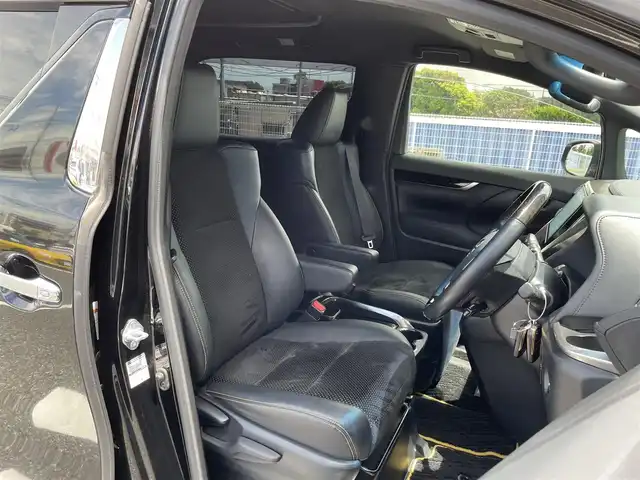 トヨタ ヴェルファイア 2.5Z Aエディデョン ゴールデンアイズ 千葉県 2017(平29)年 4.5万km ブラック 純正10インチナビ/(TV/CD/DVD/Bluetooth)/バックカメラ/衝突被害軽減システム/クルーズコントロール/フリップダウンモニター/両側パワースライドドア/横滑り防止装置/ETC/ドライブレコーダー/LEDヘッドライト/フォグランプ/オートライト/ウィンカーミラー/電動格納ミラー/純正18インチAW/シートリフター/プッシュスタート/スマートキー/フロアマット/ドアバイザー/スペアキー/取扱説明書/保証書