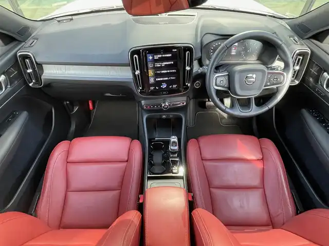 ボルボ ＸＣ４０ T4 AWD インスクリプション 石川県 2020(令2)年 4.3万km クリスタルホワイトP 純正メモリナビ/（フルセグ/Bluetooth）/衝突回避/自動駐車/クルーズコントロール/クリアランスソナー/全方位カメラ/ビルドインETC/クリスタル製シフトノブ/本革シート/パワーシート/シートヒーター/プレミアムサウンド/パワーバックドア/純正AW/LEDヘッドライトオットマン