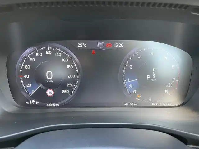 ボルボ ＸＣ４０ T4 AWD インスクリプション 石川県 2020(令2)年 4.3万km クリスタルホワイトP 純正メモリナビ/（フルセグ/Bluetooth）/衝突回避/自動駐車/クルーズコントロール/クリアランスソナー/全方位カメラ/ビルドインETC/クリスタル製シフトノブ/本革シート/パワーシート/シートヒーター/プレミアムサウンド/パワーバックドア/純正AW/LEDヘッドライトオットマン