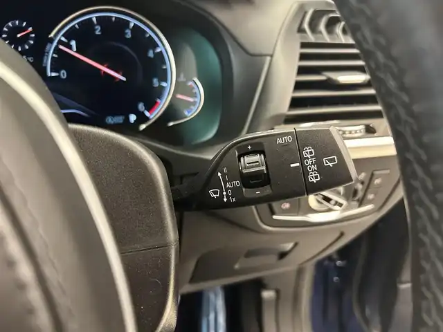 ＢＭＷ Ｘ３ xDrive20d Mスポーツ 岡山県 2018(平30)年 3.9万km ファイトニックブルー 純正ｉＤｒｉｖｅ/３６０°カメラ/ＨＵＤ/ワイヤレス充電トレイ　/ドラレコ（下）/ＡＣＣ/ヒルディセントコントロール/衝突警告/歩行者警告/車線逸脱警告/車線変更警告/側面衝突警告/Ｂｌｕｅｔｏｏｔｈ/フルセグTV/アダプティブLED/オートライト/オートハイビーム/オートワイパー/ブラックキドニーグリル/PTG