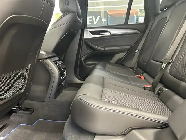ＢＭＷ Ｘ３ xDrive20d Mスポーツ 岡山県 2018(平30)年 3.9万km ファイトニックブルー 純正ｉＤｒｉｖｅ/３６０°カメラ/ＨＵＤ/ワイヤレス充電トレイ　/ドラレコ（下）/ＡＣＣ/ヒルディセントコントロール/衝突警告/歩行者警告/車線逸脱警告/車線変更警告/側面衝突警告/Ｂｌｕｅｔｏｏｔｈ/フルセグTV/アダプティブLED/オートライト/オートハイビーム/オートワイパー/ブラックキドニーグリル/PTG