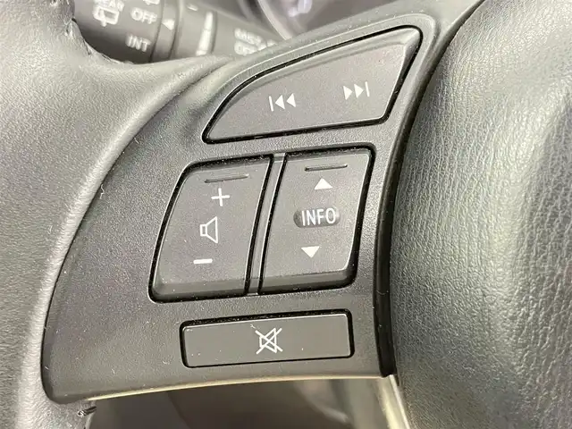 マツダ ＣＸ－５ XD 千葉県 2012(平24)年 6.7万km クリスタルホワイトパールマイカ 禁煙車/衝突軽減ブレーキ/社外ナビ（AVIC-VH09）/フルセグTV/Bluetooth接続/バックカメラ/クルーズコントロール/横滑り防止機能/ETC/パドルシフト/ステアリングスイッチ/オートライト/純正19インチアルミホイール/純正フロアマット/スマートキー/プッシュスタート/スペアキー