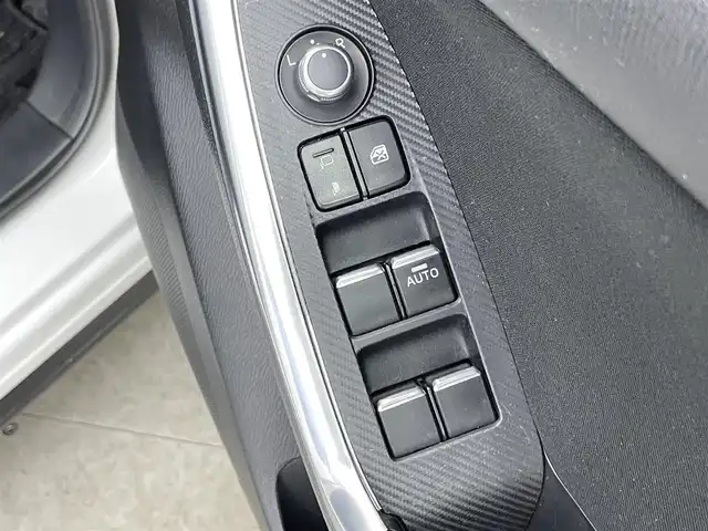 マツダ ＣＸ－５ XD 千葉県 2012(平24)年 6.7万km クリスタルホワイトパールマイカ 禁煙車/衝突軽減ブレーキ/社外ナビ（AVIC-VH09）/フルセグTV/Bluetooth接続/バックカメラ/クルーズコントロール/横滑り防止機能/ETC/パドルシフト/ステアリングスイッチ/オートライト/純正19インチアルミホイール/純正フロアマット/スマートキー/プッシュスタート/スペアキー