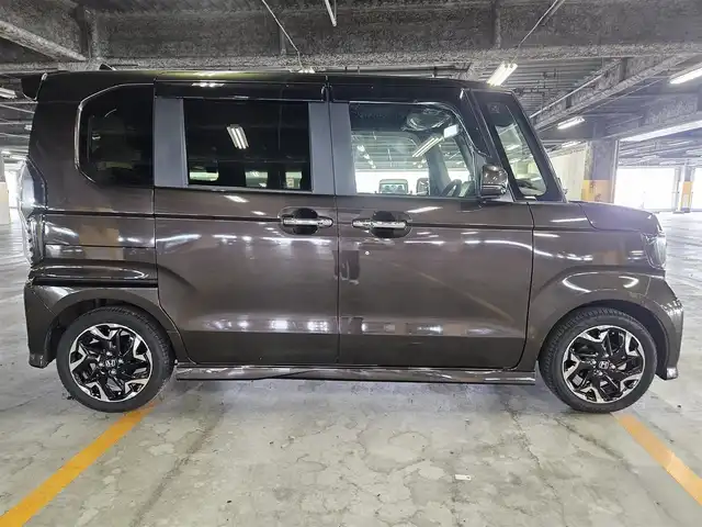ホンダ Ｎ ＢＯＸ カスタム G L ターボ ホンダセンシング 福岡県 2020(令2)年 3.9万km プレミアムグラマラスブロンズP ワンオーナー/純正ナビ(Bluetooth/CD/DVD)/フルセグTV/両側パワースライドドア/バックカメラ/ビルトインETC/アダプティブクルーズコントロール/ソナーセンサー/ホンダセンシング/・衝突軽減ブレーキ/・誤発進抑制機能(前後)/・歩行者事故低減ステアリング/・先行車発進お知らせ機能/・車線維持支援システム/・オートハイビーム/・標識認識機能/ターボ/LEDヘッドランプ/本革巻きステアリング/パドルシフト/合皮/トリコットコンビシート/前席シートヒーター/純正15インチアルミホイール/スマートキーシステム/禁煙車