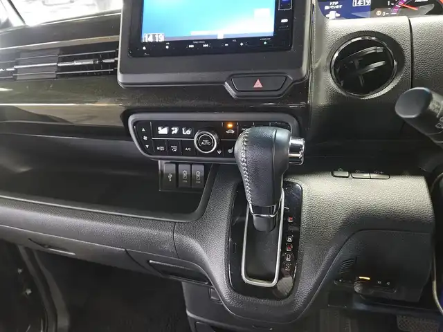 ホンダ Ｎ ＢＯＸ カスタム G L ターボ ホンダセンシング 福岡県 2020(令2)年 3.9万km プレミアムグラマラスブロンズP ワンオーナー/純正ナビ(Bluetooth/CD/DVD)/フルセグTV/両側パワースライドドア/バックカメラ/ビルトインETC/アダプティブクルーズコントロール/ソナーセンサー/ホンダセンシング/・衝突軽減ブレーキ/・誤発進抑制機能(前後)/・歩行者事故低減ステアリング/・先行車発進お知らせ機能/・車線維持支援システム/・オートハイビーム/・標識認識機能/ターボ/LEDヘッドランプ/本革巻きステアリング/パドルシフト/合皮/トリコットコンビシート/前席シートヒーター/純正15インチアルミホイール/スマートキーシステム/禁煙車