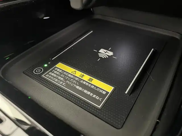 ホンダ ヴェゼル ハイブリッド e:HEV Z PLaYパッケージ 大分県 2025(令7)年 0.1千km クリスタルブラックパール 登録済未使用車/Honda SENSING/・衝突軽減ブレーキ（CMBS）/・誤発進抑制機能/・後方誤発進抑制機能/・近距離衝突軽減ブレーキ/・歩行者事故低減ステアリング/・路外逸脱抑制機能/・渋滞追従機能付アダプティブクルーズコントロール（ACC）/・車線維持支援システム（LKAS）/・トラフィックジャムアシスト（渋滞運転支援機能）/・先行車発進お知らせ機能/・標識認識機能/・オートハイビーム/・パーキングセンサーシステム/・アダプティブドライビングビーム/・ブラインドスポットインフォメーション/Honda CONNECTディスプレー/(フルセグTV、BT対応、USB、AM/FM/・AppleCarPlay、AndroidAuto)/ステアリングスイッチ/バックカメラ/ETC2.0車載器/ワイヤレス充電/ステアリングヒーター/パワーバックドア/横滑り防止装置/電動格納ミラー/ハーフレザーシート/・前席シートヒーター/オートブレーキホールド/オートライト/LEDヘッドライト/LEDフォグ/純正18インチアルミホイール/保証書、取説、スペアキー有り