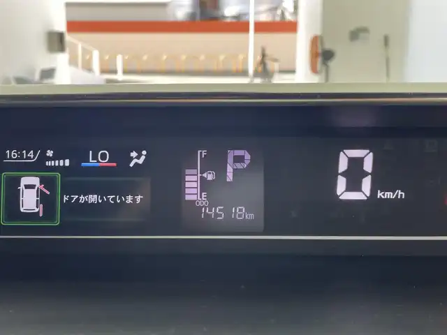 ダイハツ タント カスタム RS 大阪府 2021(令3)年 1.5万km シャイニングホワイトパール スマートアシスト/・車線逸脱警報機能/・衝突警報機能/・衝突回避支援ブレーキ機能/・誤発進抑制機能/・ブラインドスポットモニター/・ふらつき警報機能/・路外逸脱警報機能/純正ナビ（Bluetooth/AM/FM/CD/DVD）/フルセグTV/バックカメラ/両側パワースライドドア/レーダークルーズコントロール/LEDヘッドライト/フォグランプ/ハーフレザーシート/シートヒーター/純正15インチアルミホイール/運転席ロングスライド/スマートキー/ETC