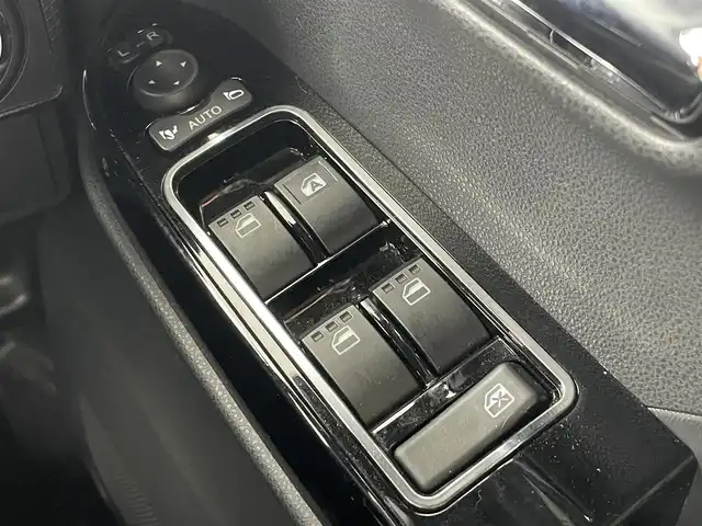 ダイハツ タント カスタム RS 大阪府 2021(令3)年 1.5万km シャイニングホワイトパール スマートアシスト/・車線逸脱警報機能/・衝突警報機能/・衝突回避支援ブレーキ機能/・誤発進抑制機能/・ブラインドスポットモニター/・ふらつき警報機能/・路外逸脱警報機能/純正ナビ（Bluetooth/AM/FM/CD/DVD）/フルセグTV/バックカメラ/両側パワースライドドア/レーダークルーズコントロール/LEDヘッドライト/フォグランプ/ハーフレザーシート/シートヒーター/純正15インチアルミホイール/運転席ロングスライド/スマートキー/ETC