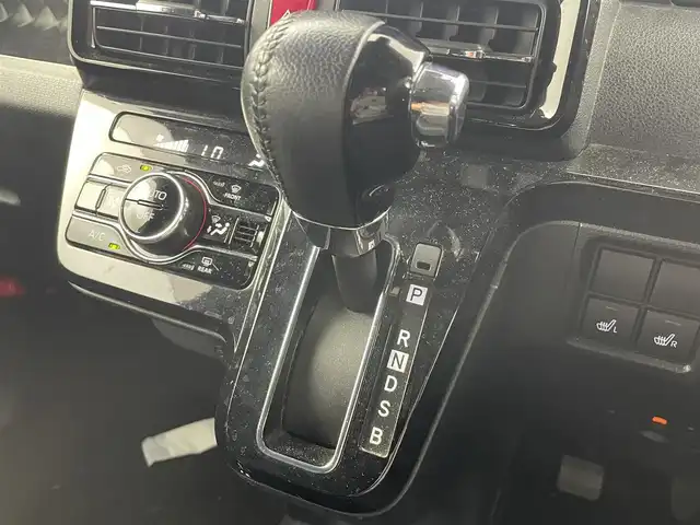 ダイハツ タント カスタム RS 大阪府 2021(令3)年 1.5万km シャイニングホワイトパール スマートアシスト/・車線逸脱警報機能/・衝突警報機能/・衝突回避支援ブレーキ機能/・誤発進抑制機能/・ブラインドスポットモニター/・ふらつき警報機能/・路外逸脱警報機能/純正ナビ（Bluetooth/AM/FM/CD/DVD）/フルセグTV/バックカメラ/両側パワースライドドア/レーダークルーズコントロール/LEDヘッドライト/フォグランプ/ハーフレザーシート/シートヒーター/純正15インチアルミホイール/運転席ロングスライド/スマートキー/ETC