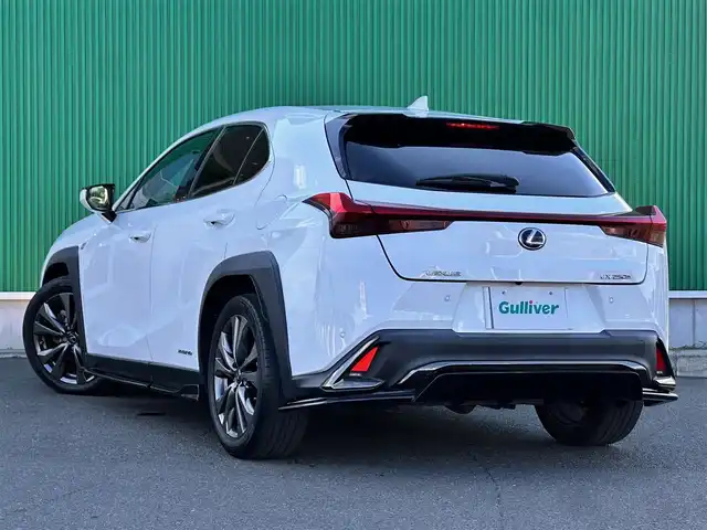 レクサス ＵＸ 250h Fスポーツ 宮城県 2020(令2)年 4.7万km ホワイトノーヴァガラスフレーク 3眼LEDヘッドランプ/・角型3眼LEDヘッドランプ/・アダプティブハイビームシステム/・ヘッドランプクリーナー/ブラインドスポットモニター/パーキングサポートブレーキ（後方接近車両）/＝＝＝/エイムゲインエアロ（F/S/R）/セーフティシステムプラス/・プリクラッシュセーフティ/・レーントレーシングアシスト/・レーダークルーズコントロール/・先行車発進告知機能/・ロードサインアシスト/パーキングサポートブレーキ（静止物）/純正ナビ/・CD/DVD/・Bluetooth/・フルセグTV/バックカメラ/ビルトインETC2.0/ドライブレコーダー/ハンズフリーパワーバックドア/L_tex（合皮）シート/シートヒーター/ステアリングヒーター/パワーシート（運転席メモリー機能付）/革巻きステアリング/ステアリングスイッチ/パドルシフト/電動パーキングブレーキ/ブレーキホールド/スマートキー＆プッシュスタート/電動格納ミラー/純正18インチAW/純正フロアマット/トノカバー/W/サイド/カーテン/ニーエアバッグ