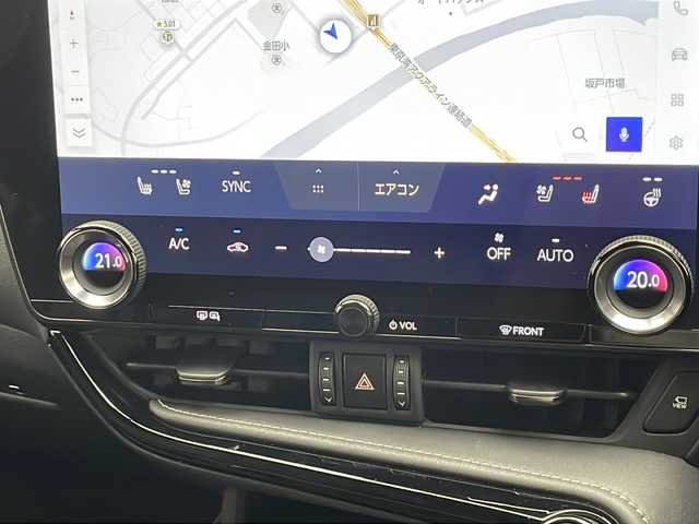 レクサス ＮＸ 350h Fスポーツ 千葉県 2023(令5)年 1.6万km ホワイトノーヴァガラスフレーク 14インチメーカーOPナビ(フルセグTV/Bluetooth/Miracast)/レクサスセーフティテクノロジー/レーダークルーズコントロール/レーンキープアシスト/衝突軽減ブレーキ/クリアランスソナー/先行車発進警報/ロードサインアシスト/ブラインドスポットモニター/ヘッドアップディスプレイ/パノラミックビューモニター/オートハイビーム/サンルーフ/本革シート/全席シートヒーター/前席エアシート/メモリーシート/ステアリングヒーター/パワーバックドア/デジタルインナーミラー/ビルトインETC２．０/パドルシフト/フォグランプ/純正フロアマット