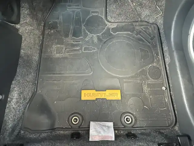 スズキ ハスラー G 愛知県 2017(平29)年 6.4万km アクティブイエロー/ブラック2トーンルーフ 社外メモリーナビ/・CD/DVD/・Bluetooth/・SD音楽録音/・フルセグテレビ/バックカメラ/運転席シートヒーター/アイドリングストップ/ヘッドライトレベライザー/前後ドライブレコーダー/オートライト/ビルトインETC