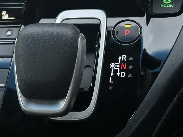 ホンダ フリード＋ ハイブリット クロスター ホンダセンシング 大阪府 2020(令2)年 5.1万km プラチナホワイトパール 純正9型ナビ(BT/CD/DVD/USB/フルセグ)/バックカメラ/衝突被害軽減システム/レーンキープアシスト/コーナーセンサー/クルーズコントロール/オートライト/オートマチックハイビーム/純正アルミホイール/純正フロアマット/前後ドライブレコーダー/ビルトインETC/両側パワースライドドア/ルーフレール/アイドリングストップ/スペアキー×1/LEDヘッドライト