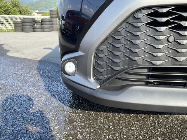 トヨタ カローラ クロス ハイブリッド Z 山梨県 2021(令3)年 4.2万km アティチュードブラックマイカ ４WD /純正ディスプレイオーディオ　/全方位カメラ　/純正ビルトインＥＴＣ　/フルセグＴＶ　/Ｂｌｕｅｔｏｏｔｈ／ＵＳＢ　/電動リアゲート　/運転席パワーシート　/運転席／助手席シートヒーター　/ルーフレール　/オートライト