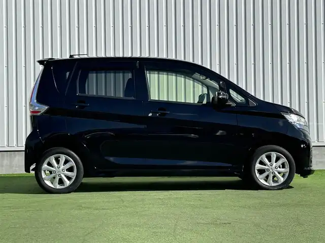 日産 デイズ ハイウェイスターX 香川県 2017(平29)年 2.6万km ブラック 登録時走行距離：25802km/エマージェンシーブレーキ/純正SDナビ/→ＣＤＤ／ＶＤ／ＢＴ/アラウンドビューモニター/バックカメラ/革巻きステアリング/LEDヘッドライト/フォグライト/オートAC/スマートキー/プッシュスタート