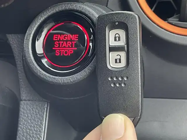 ホンダ Ｎ ＯＮＥ RS 群馬県 2020(令2)年 4.7万km プラチナホワイトパール 6速マニュアル/ラックススウェード×ジャージフロントシート/15インチアルミホイール(マットブラック)/RS専用本革巻ステアリングホイール/＝＝＝＝＝/純正8インチナビ/・AM/FM/CD/DVD/SD/Bluetooth/フルセグTV/・AppleCarPlay/・バックカメラ/＝＝＝＝＝＝/６速ＭＴターボ車　純正８インチナビ　バックカメラ　ドライブレコーダー　ビルトインＥＴＣ　クリアランスソナー　ホンダセンシング　アダプティブクルーズコントロール　純正ＬＥＤライト　スマートキー　禁煙車