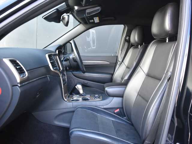 クライスラー・ジープ ジープ グランドチェロキー LTD 和歌山県 2018(平30)年 2.4万km 黒 黒革 /ACC /ナビ/Bカメラ/TV /エアサス /オートテールゲート /衝突軽減ブレーキ /レーンセンス /BSM /ベンチレーション /シートヒーター /パワーシート /スマートキー /パドルシフト /HIDライト /ETC/取扱説明書/保証書