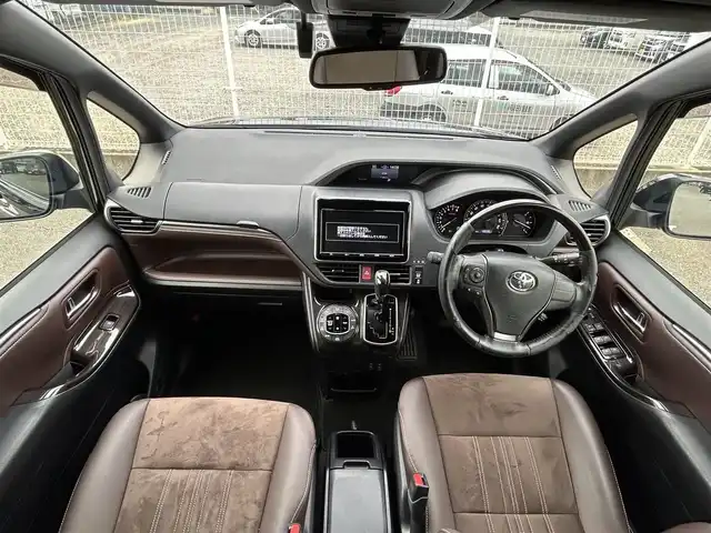 トヨタ エスクァイア Gi プレミアムパッケージ 福岡県 2017(平29)年 4.9万km ブラック 純正9型SDナビ(フルセグTV/CD/DVD/BT)バックカメラトヨタセーフティフリップダウンモニター両側パワスラクルコンドラレコETCシートヒーターハンドルヒーターUSB純正フロアマット純正LED純正アルミホイールプッシュスタートスマートキー