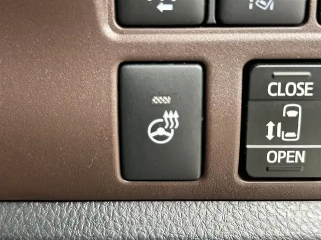 トヨタ エスクァイア Gi プレミアムパッケージ 福岡県 2017(平29)年 4.9万km ブラック 純正9型SDナビ(フルセグTV/CD/DVD/BT)バックカメラトヨタセーフティフリップダウンモニター両側パワスラクルコンドラレコETCシートヒーターハンドルヒーターUSB純正フロアマット純正LED純正アルミホイールプッシュスタートスマートキー