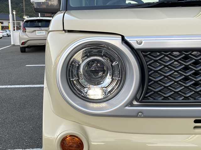 スズキ スペーシア ギア HYBRID XZターボ 福岡県 2022(令4)年 6.8万km シフォンアイボリーM ワンオーナー/DAMDフェイスチェンジキット装着車/ヘッドアップディスプレイ/社外メモリナビ/CN-R330D/フルセグTV/USB接続/BT接続/禁煙車/シートヒーター/ベンチシート/スペアキー1本有/純正ドアバイザー