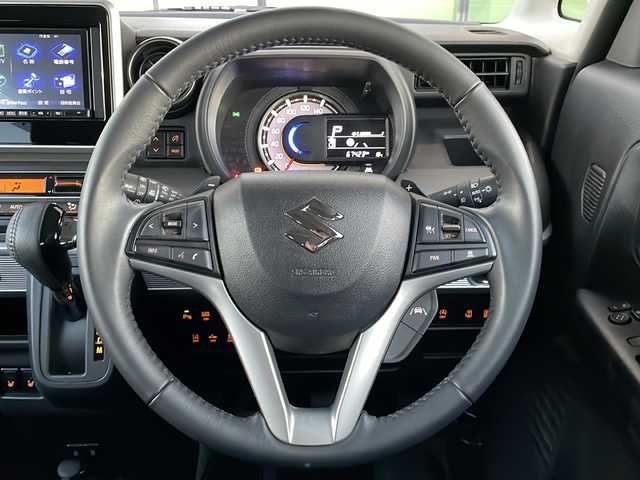 スズキ スペーシア ギア HYBRID XZターボ 福岡県 2022(令4)年 6.8万km シフォンアイボリーM ワンオーナー/DAMDフェイスチェンジキット装着車/ヘッドアップディスプレイ/社外メモリナビ/CN-R330D/フルセグTV/USB接続/BT接続/禁煙車/シートヒーター/ベンチシート/スペアキー1本有/純正ドアバイザー