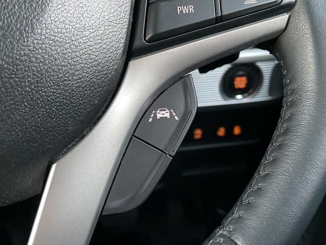 スズキ スペーシア ギア HYBRID XZターボ 福岡県 2022(令4)年 6.8万km シフォンアイボリーM ワンオーナー/DAMDフェイスチェンジキット装着車/ヘッドアップディスプレイ/社外メモリナビ/CN-R330D/フルセグTV/USB接続/BT接続/禁煙車/シートヒーター/ベンチシート/スペアキー1本有/純正ドアバイザー