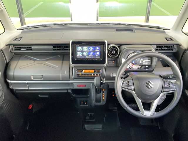 スズキ スペーシア ギア HYBRID XZターボ 福岡県 2022(令4)年 6.8万km シフォンアイボリーM ワンオーナー/DAMDフェイスチェンジキット装着車/ヘッドアップディスプレイ/社外メモリナビ/CN-R330D/フルセグTV/USB接続/BT接続/禁煙車/シートヒーター/ベンチシート/スペアキー1本有/純正ドアバイザー