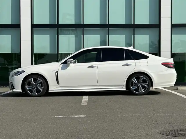 トヨタ クラウン ハイブリッド RS アドバンス 和歌山県 2018(平30)年 7.8万km ホワイトパールクリスタルシャイン 純正コネクトナビ/フルセグTV/(AM/FM/CD/DVD/USB/Bluetooth)/バックカメラ/プリクラッシュセーフティ/レーダークルコン/ブラインドスポットモニター/レーンキープアシスト/クリアランスソナー/ヘッドアップディスプレイ/パーキングサポート/ドラレコ/デジタルインナーミラー/ビルトインETC/エアーベンチレーション/ポジションメモリー/パワーシート/LEDヘッドライト/オートライト/オートマチックハイビーム/純正AW/プッシュスタート/スマートキー/純正マット